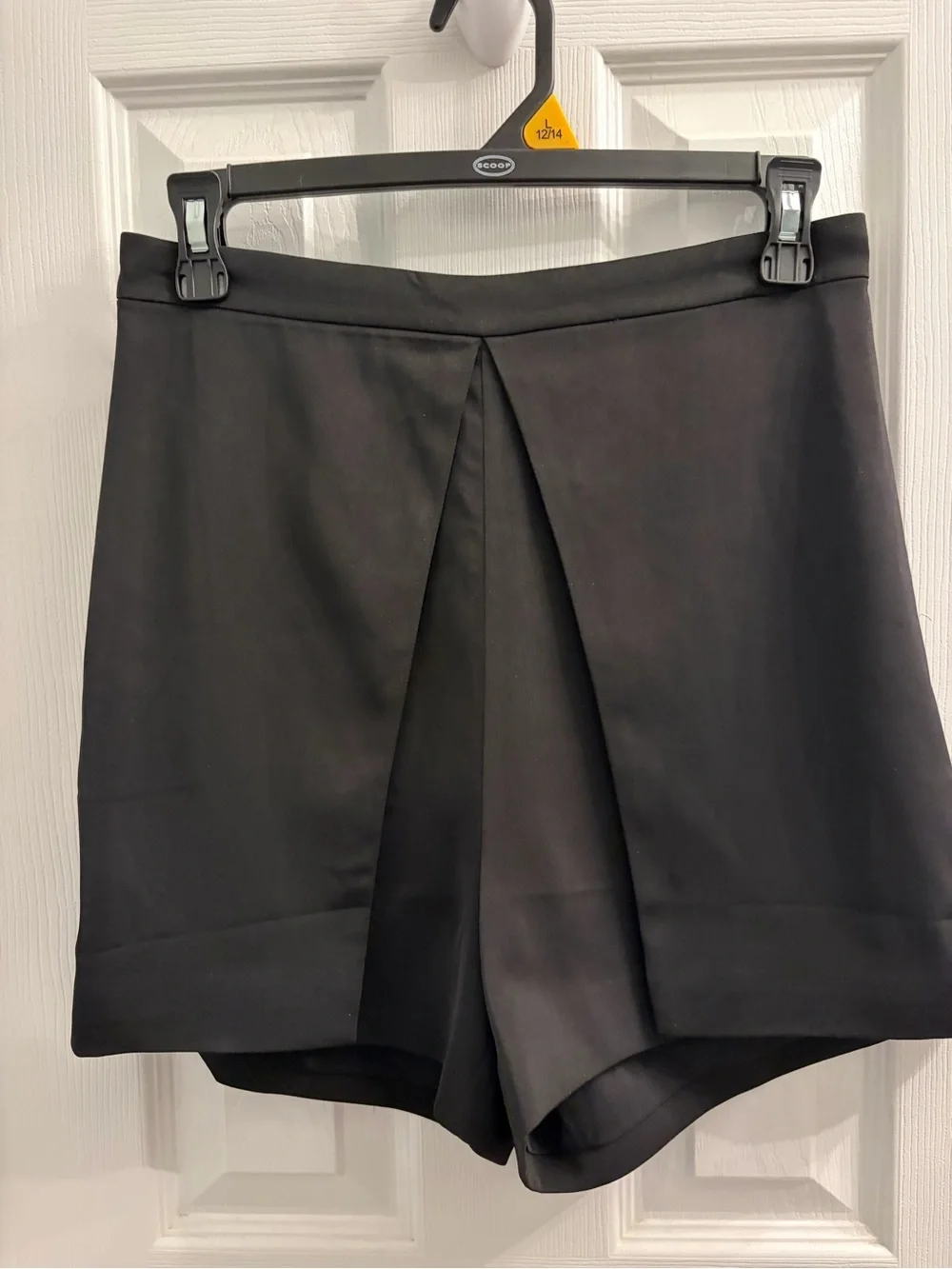 Meshki Women’s Whimsigoth Amyra Black Split Thigh High-Rise Shorts Size Medium